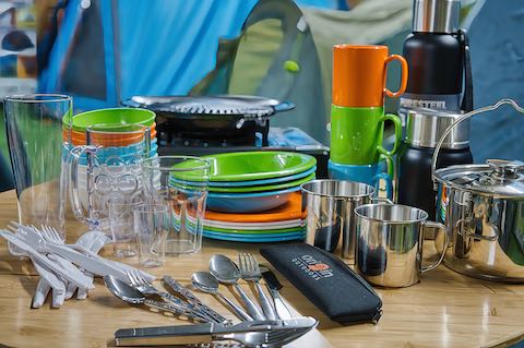 Campinggschirr, Becher, Töpfe ...